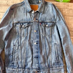 Levi's Light Wash Blue Denim Jacket